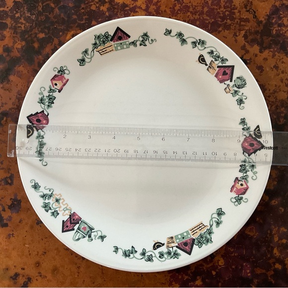 Four Corelle Garden Home Plates - Picture 8 of 9